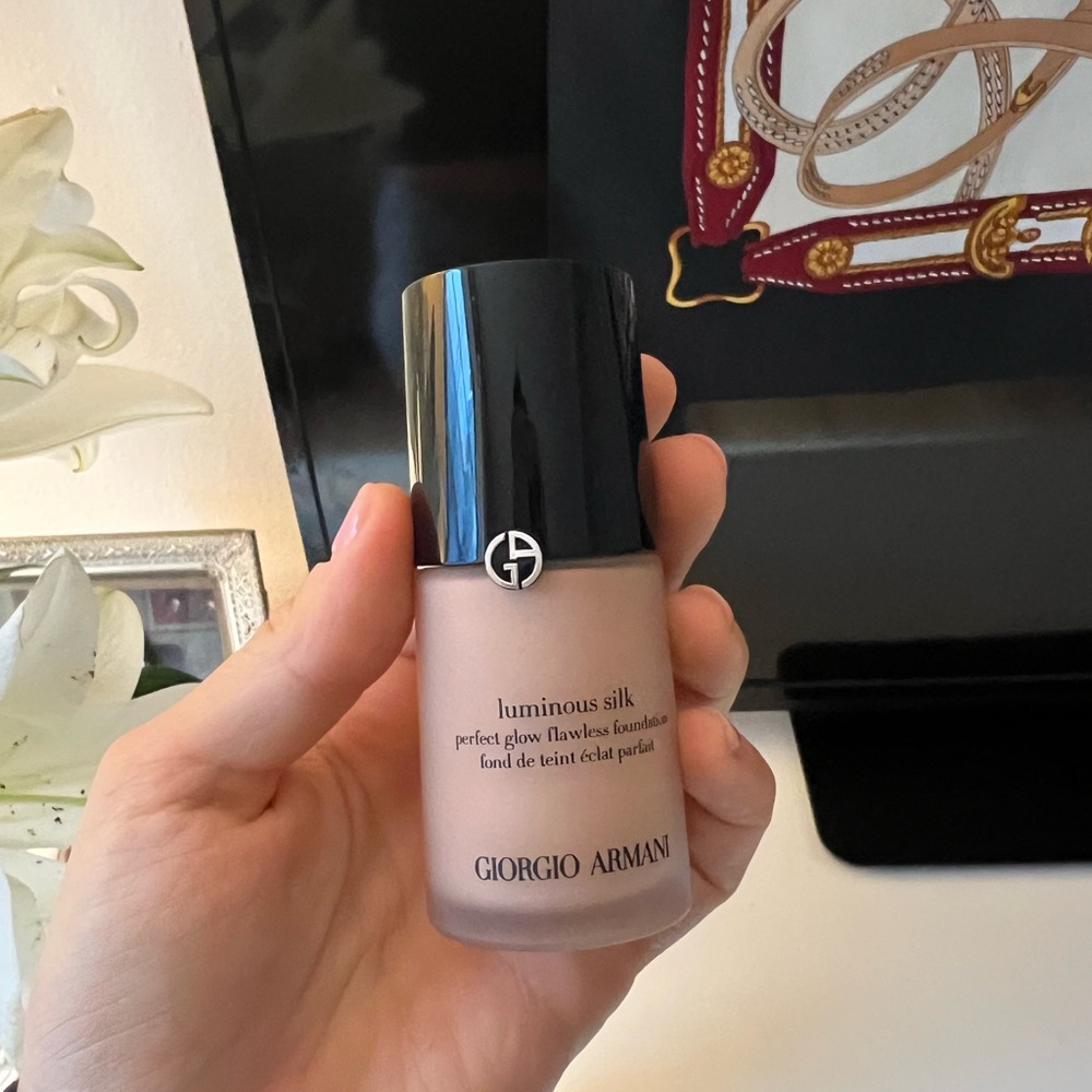 Giorgio Armani Luminous Finish 5.5